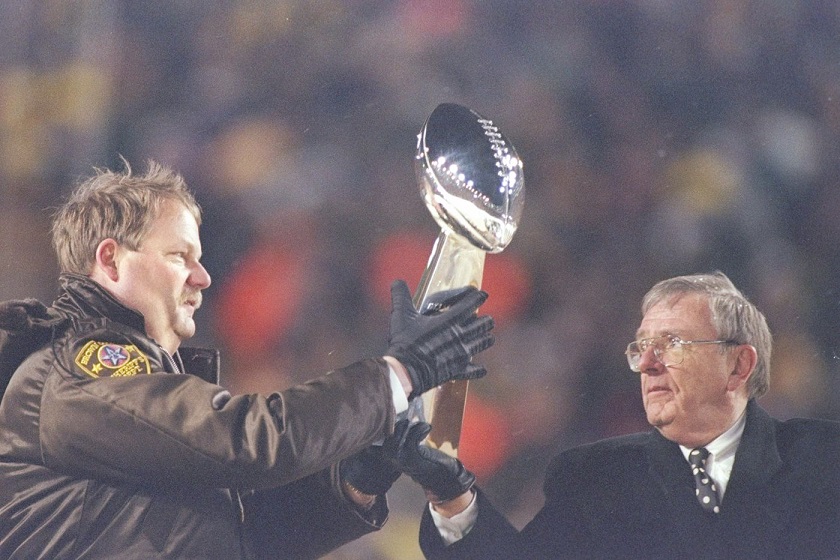 Why Mike Holmgren Belongs in the Hall of Fame