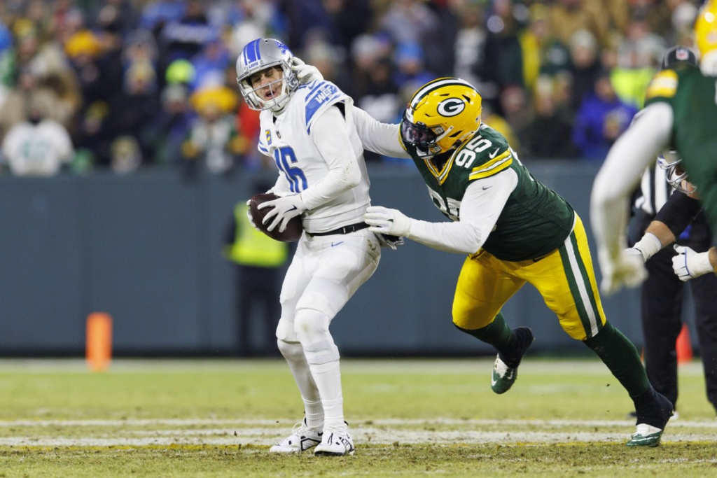 Packers Devonte Wyatt sacks Jared goff