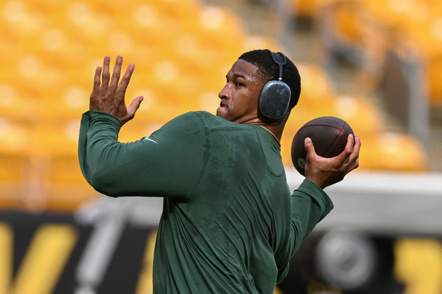 Packers QB Kyron Drones